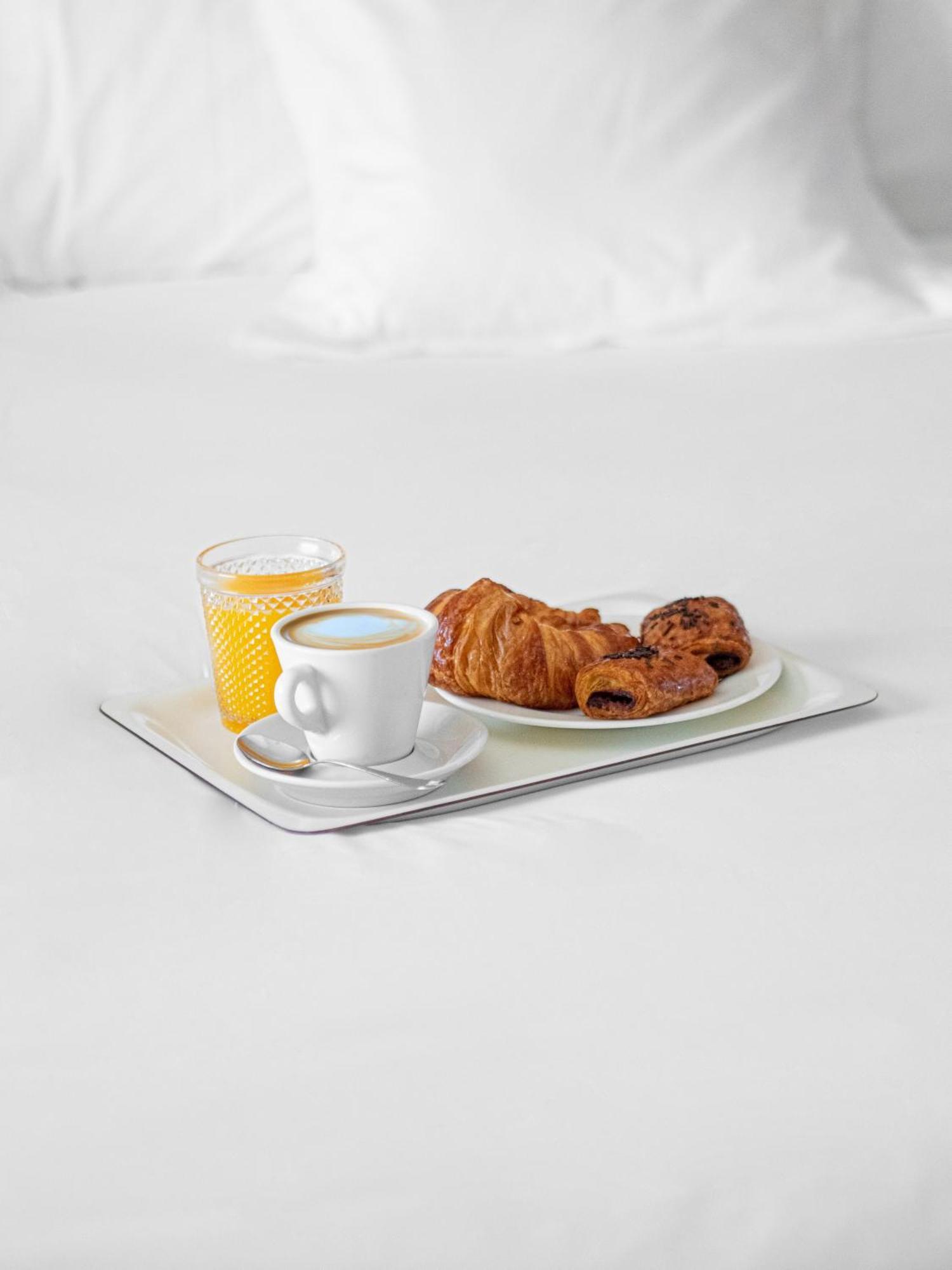 Aparthotel Solifemar กาสเตย์เดเฟลส์ ภายนอก รูปภาพ