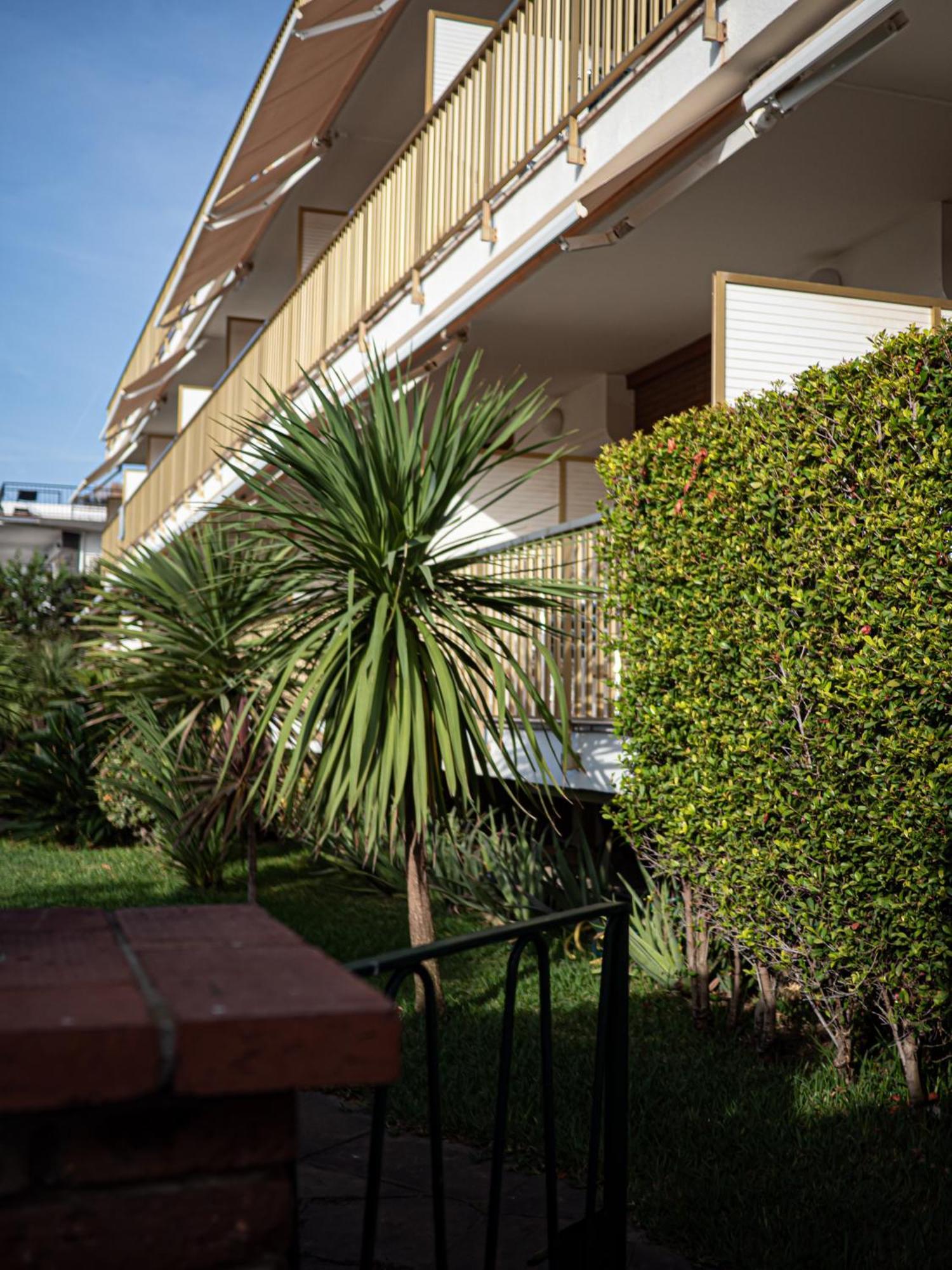 Aparthotel Solifemar กาสเตย์เดเฟลส์ ภายนอก รูปภาพ