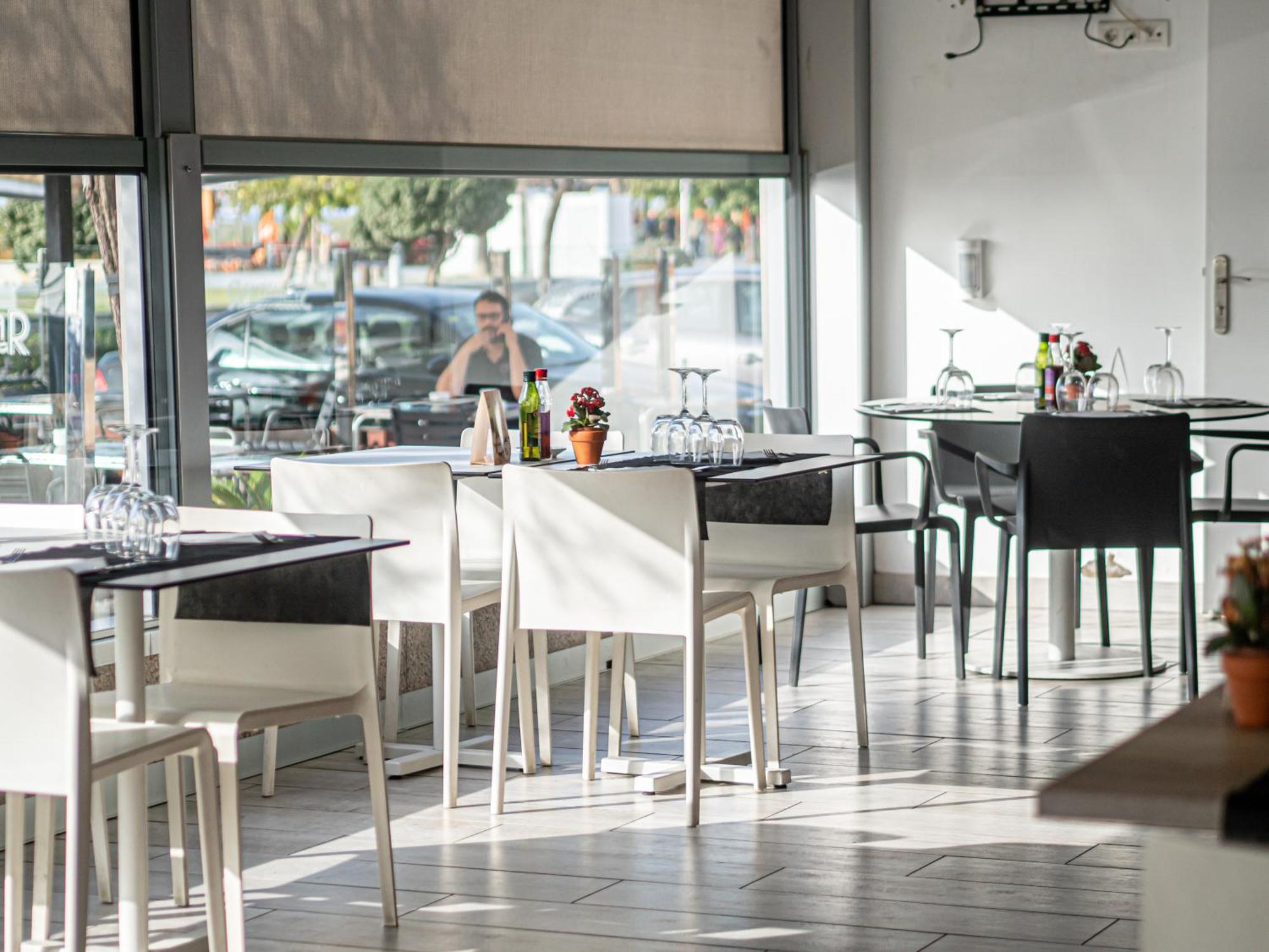 Aparthotel Solifemar กาสเตย์เดเฟลส์ ภายนอก รูปภาพ