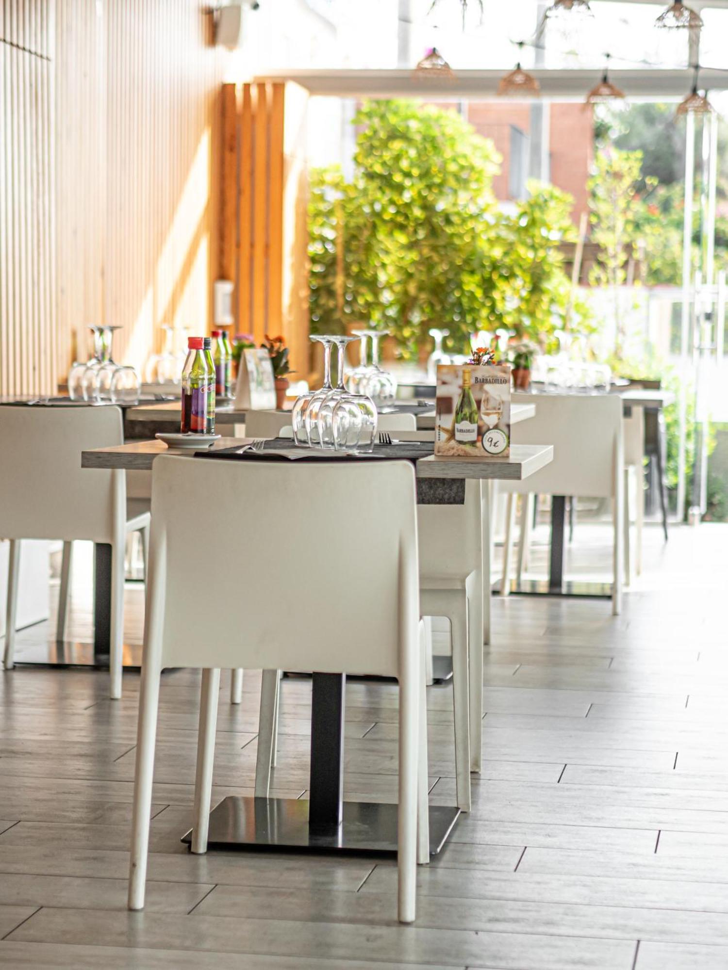 Aparthotel Solifemar กาสเตย์เดเฟลส์ ภายนอก รูปภาพ